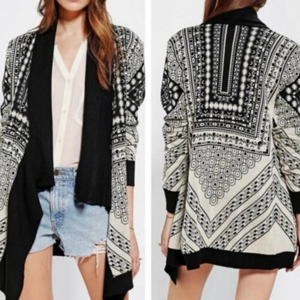 Staring at Stars Cardigan Sweater sz XS Black and White Open Sweater